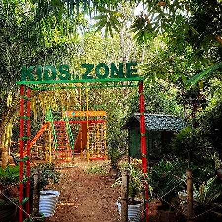 Vintage Garden Resort スルタン・バザリー エクステリア 写真